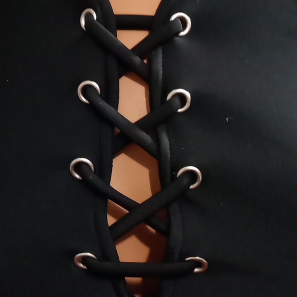 💲🤩2 For 10.Old Navy halter bra bikini top BNWT size M - Picture 2 of 7